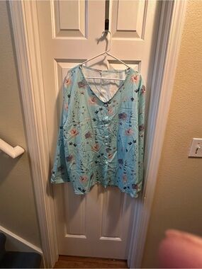 Light Blue Floral Button-Front Women's Top